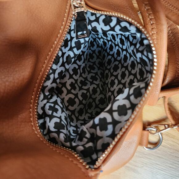 Black Rivet Brown Shoulder Purse Bucket Bag Back Pack Inner Outer Pockets - Picture 10 of 12